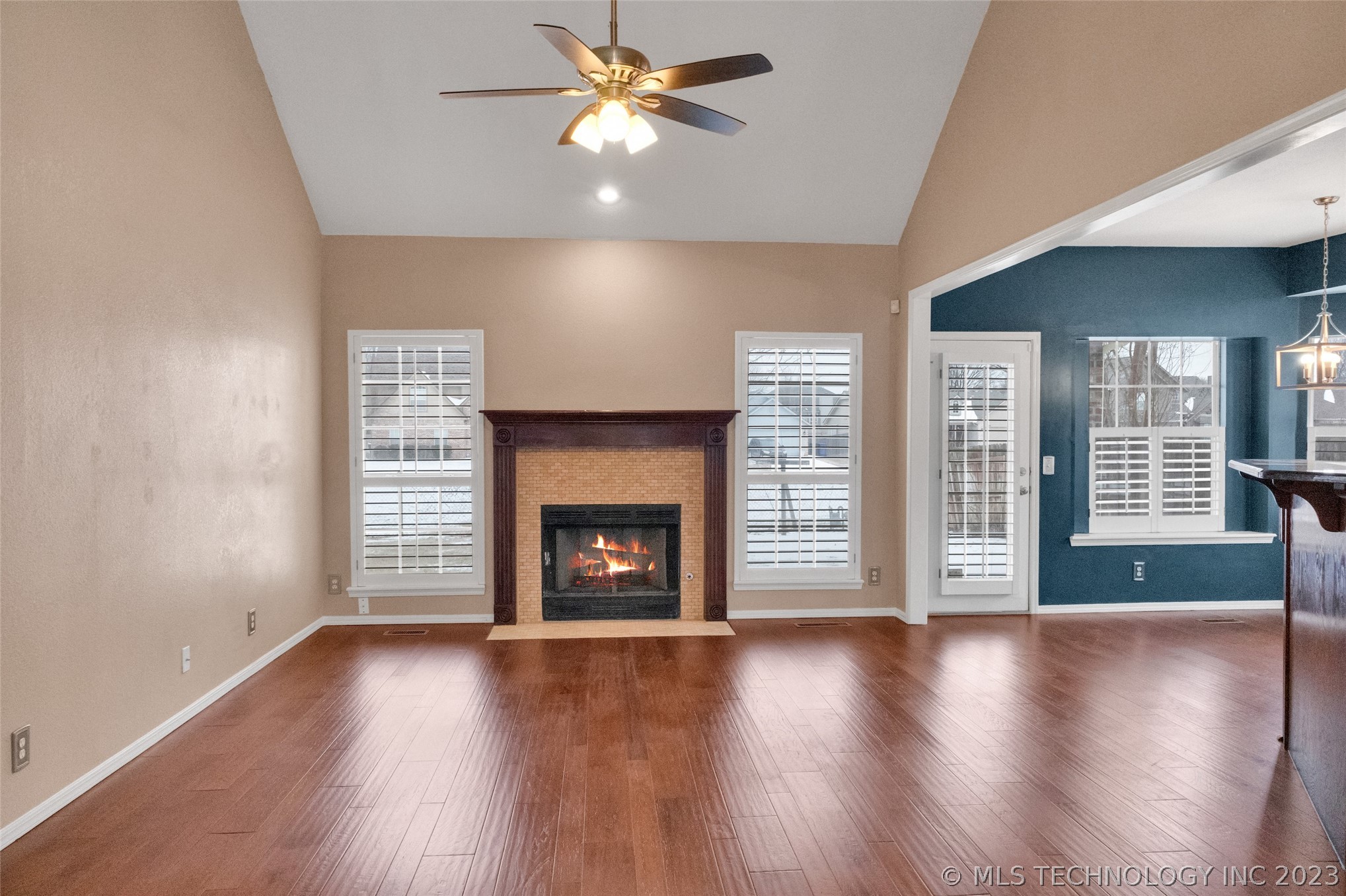 Photo 5 of 41 of 5412 S Narcissus Avenue house