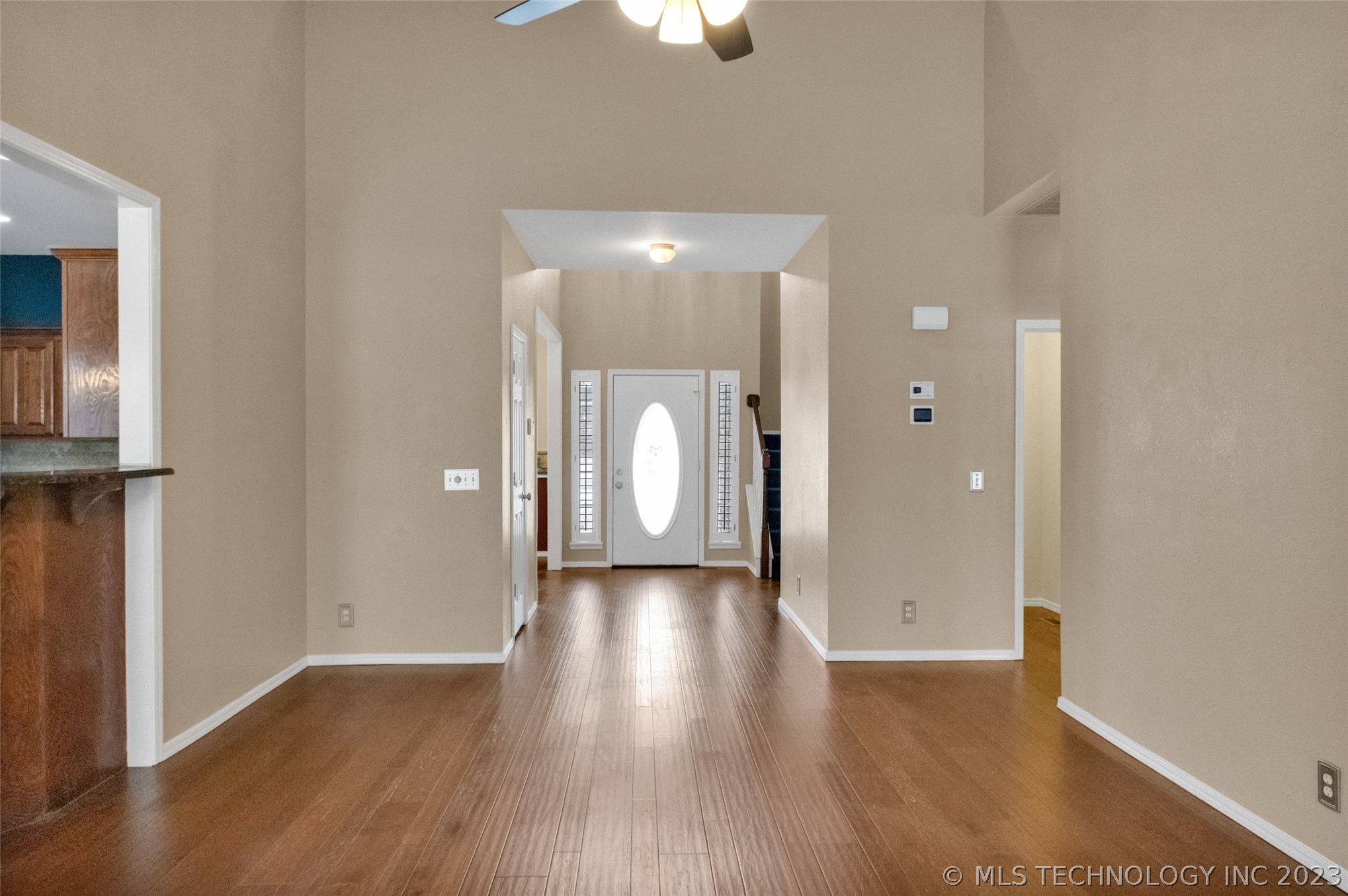 Photo 17 of 41 of 5412 S Narcissus Avenue house