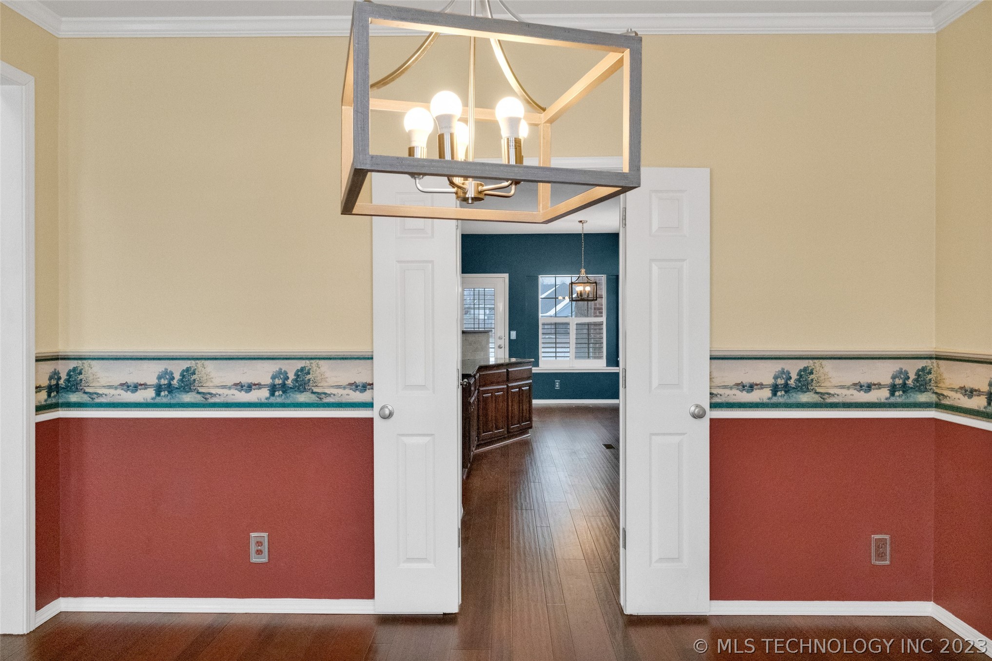 Photo 13 of 41 of 5412 S Narcissus Avenue house