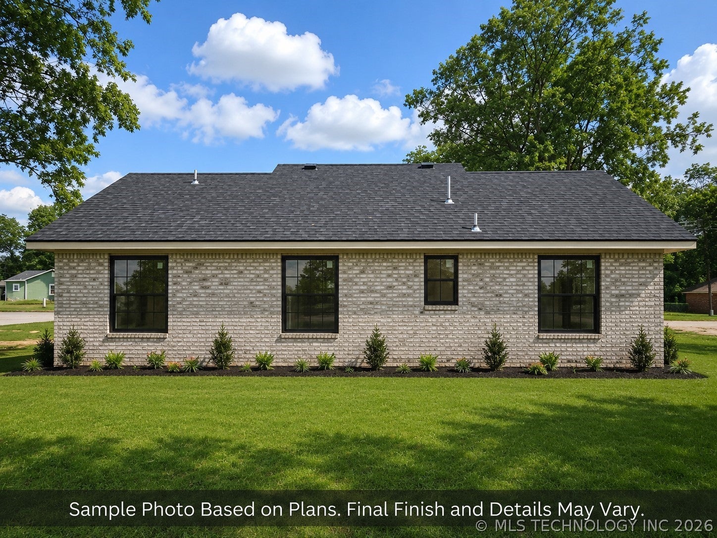1102 W Mulberry