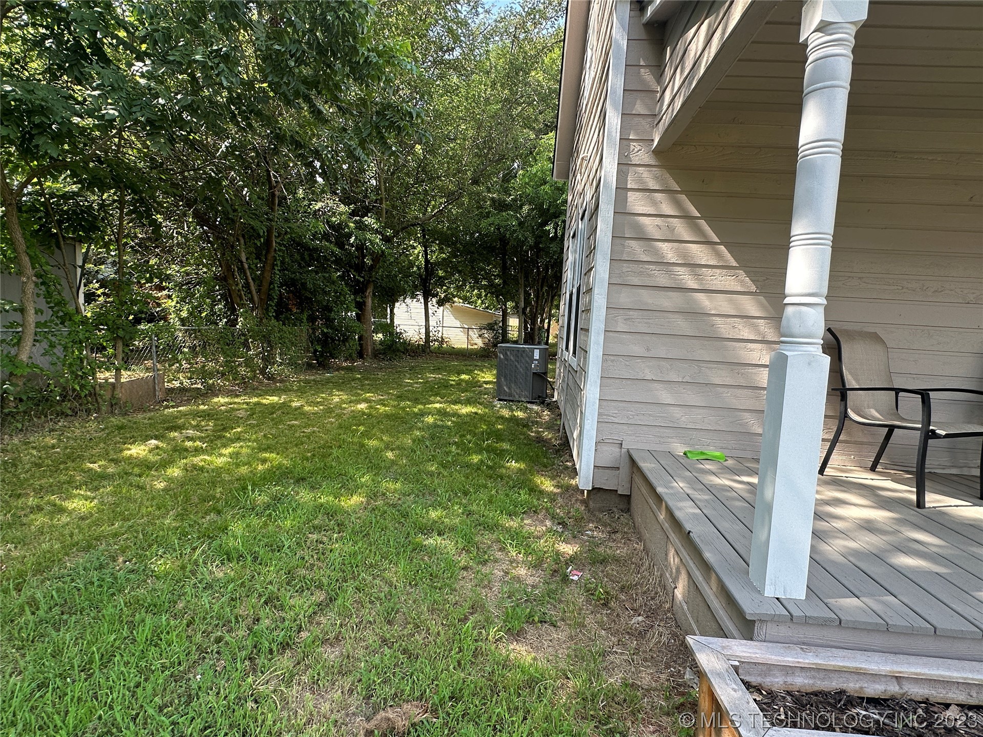 Photo 4 of 25 of 1213 W Liveoak Street W house