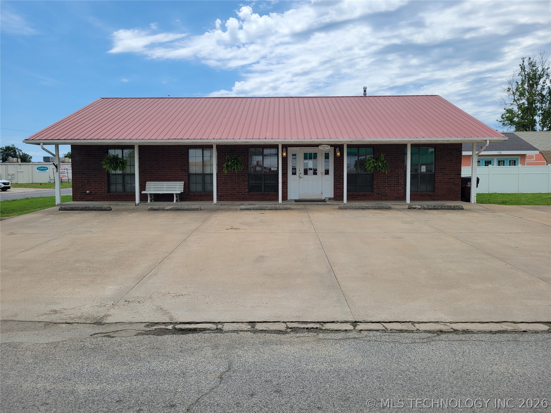 Photo 1 of 31 — 300 S Main Street, Eufaula, OK 74432