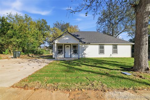 223 SE 3rd Durant OK 74701
