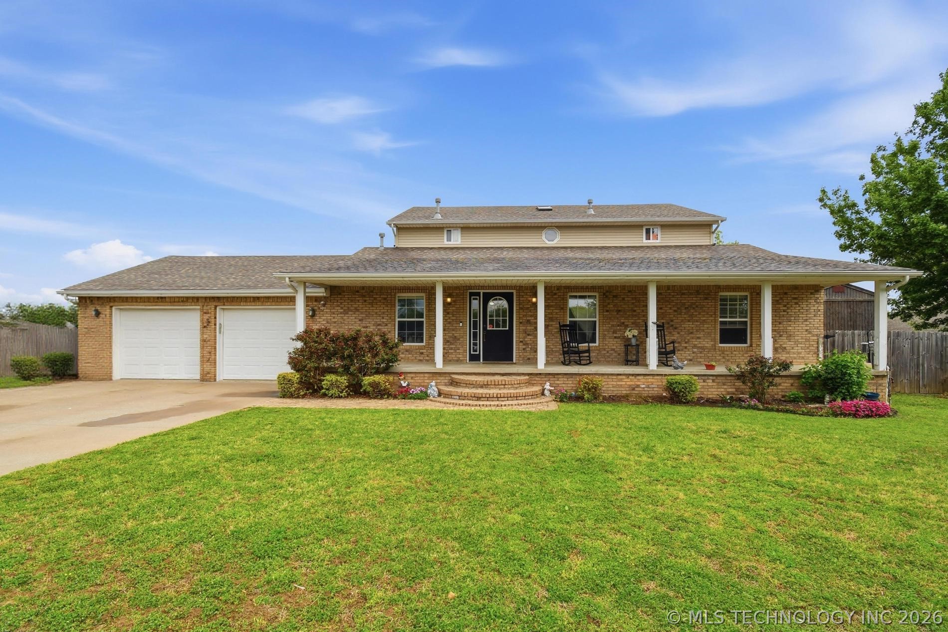 Photo 1 of 45 — 9265 Columbia Street, Sapulpa, OK 74066