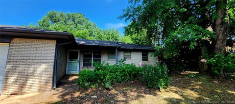 Photo of 312 S Flynn Avenue, Chandler, OK 74834 (MLS # 2622119)