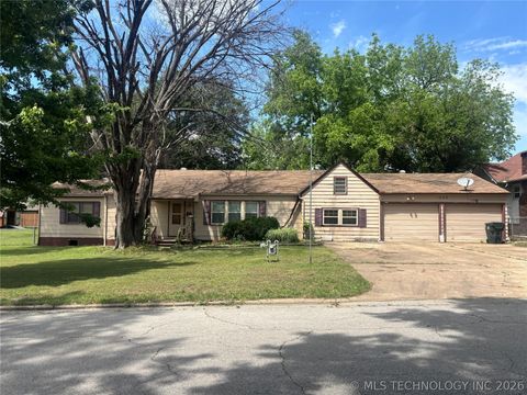 Photo of 1229 E 10th Street, Okmulgee, OK 74447 (MLS # 2616886)