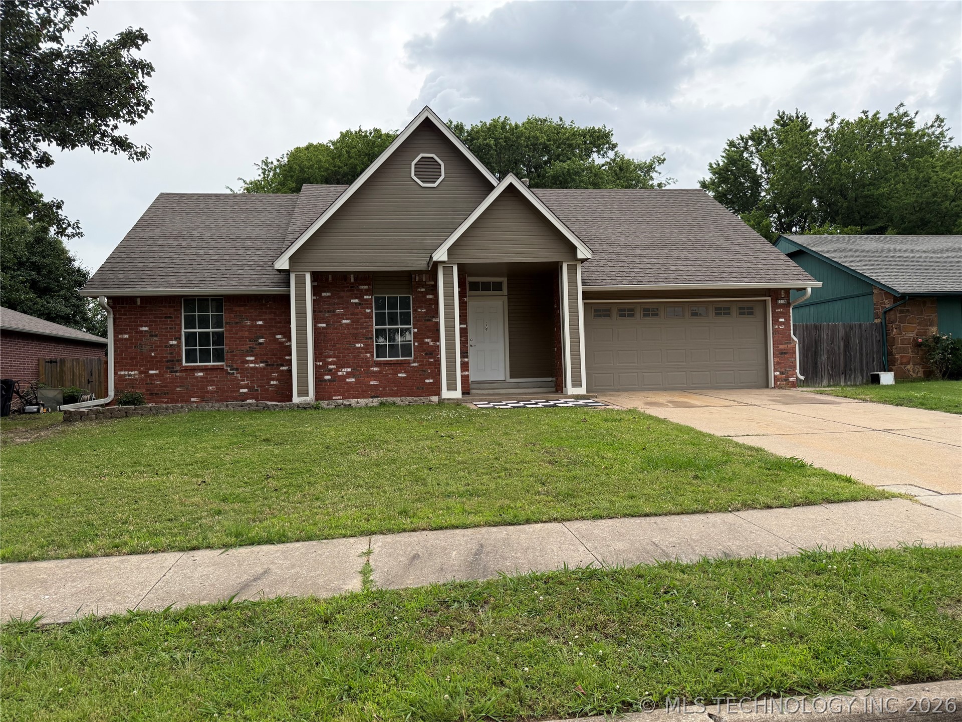 Photo 1 of 23 — 1116 N Hickory Drive, Broken Arrow, OK 74012