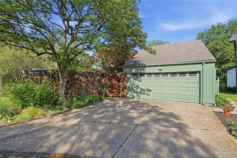 Photo of 3733 E 64th Place, Tulsa, OK 74136 (MLS # 2616249)