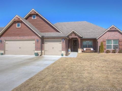 Photo of 23007 E 104th Street, Broken Arrow, OK 74014 (MLS # 2617462)