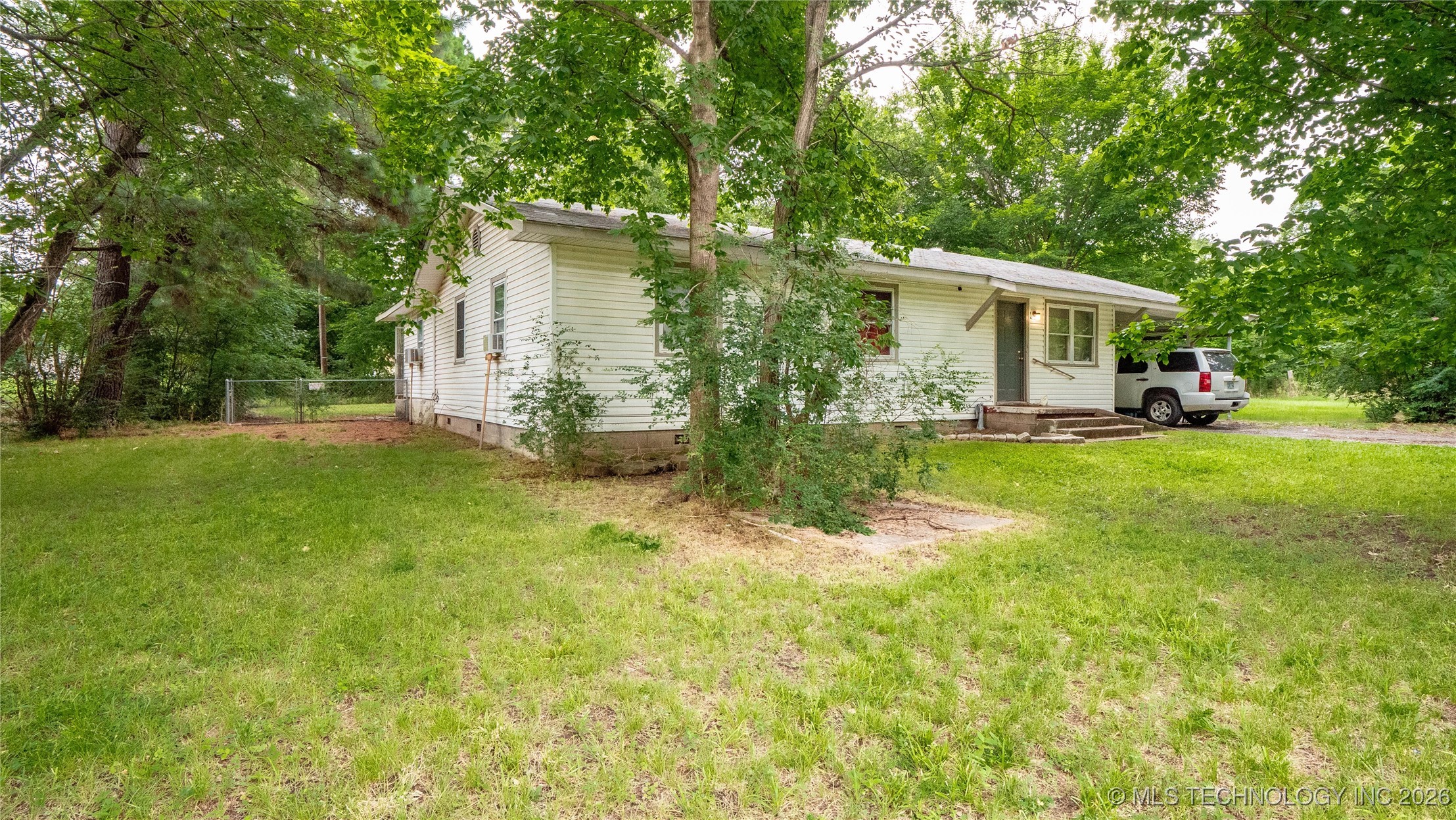 Photo 1 of 32 — 809 Carbon Avenue, Hartshorne, OK 74547