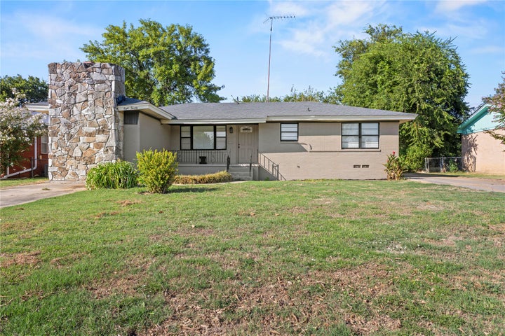 Photo 1 of 24 — 820 W 22nd Street, Ada, OK 74820