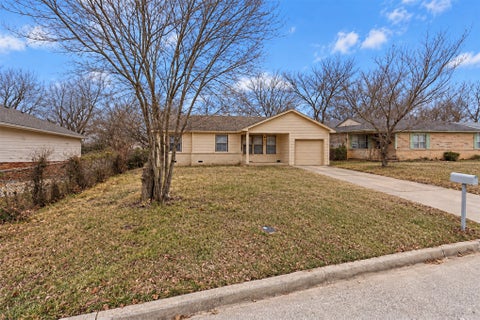 Photo of 158 W 49th Place, Tulsa, OK 74126 (MLS # 2633735)