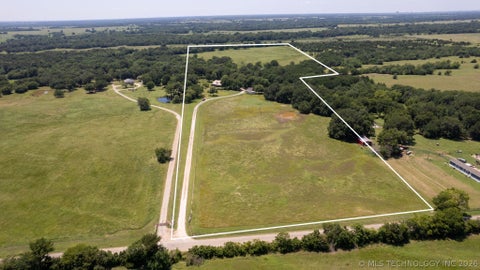 Photo of 2464 S Roberta Road, Durant, OK 74701 (MLS # 2624940)