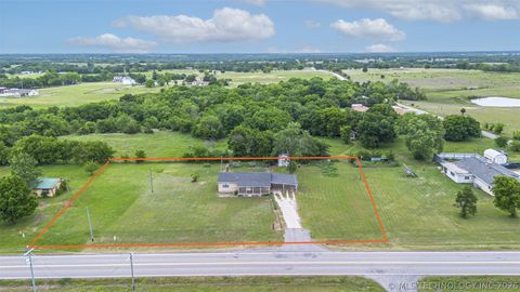 Photo of 5050 Triple L Road, Sulphur, OK 73030 (MLS # 2617059)