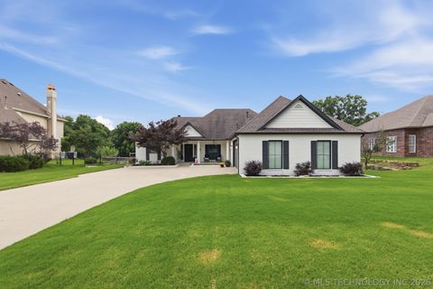 Photo of 122 New Haven Street, Catoosa, OK 74015 (MLS # 2621471)
