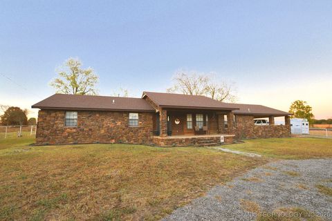 Photo of 15318 W Jones Road, Tahlequah, OK 74464 (MLS # 2546016)