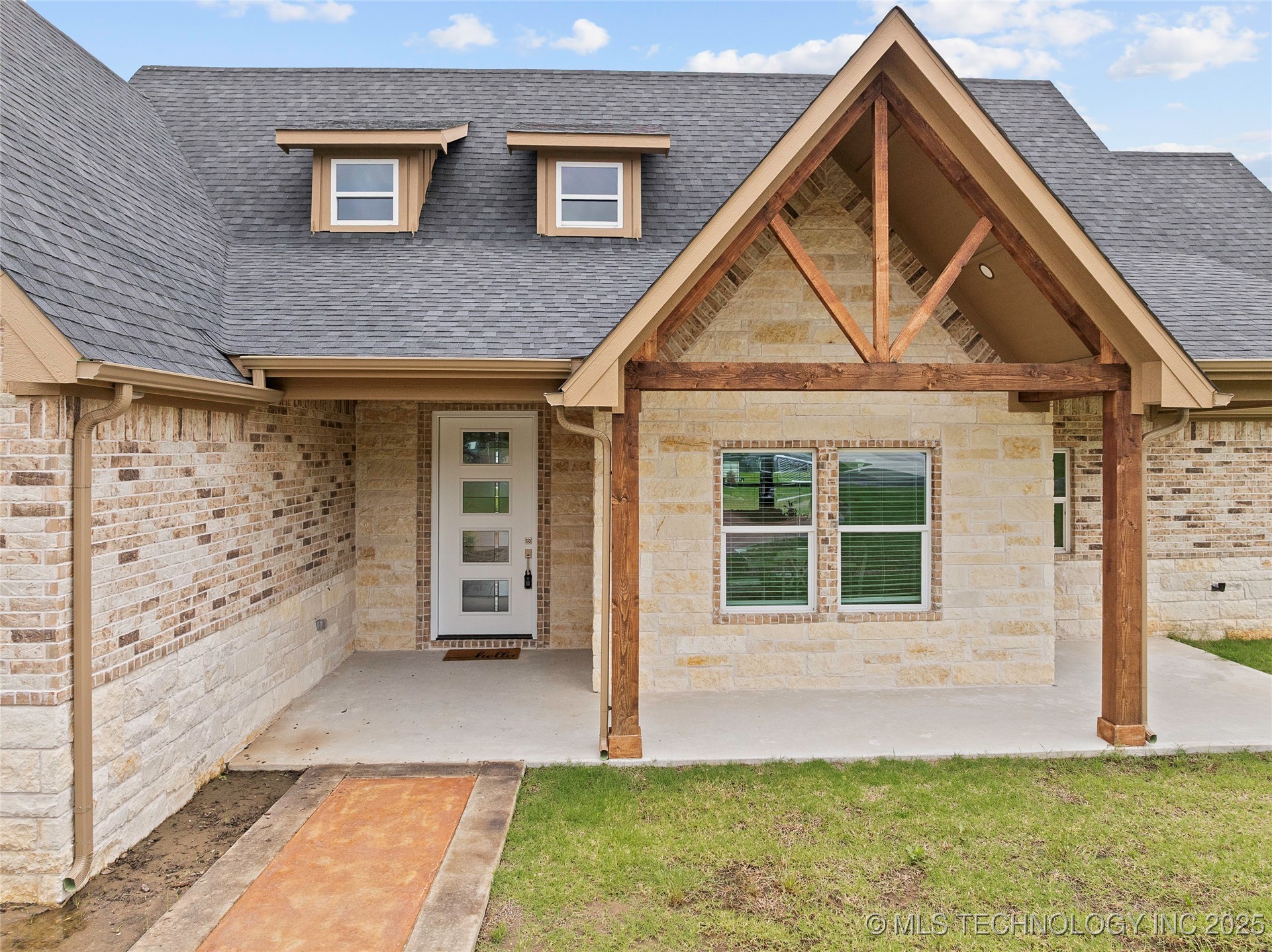 684 Chateau Bend