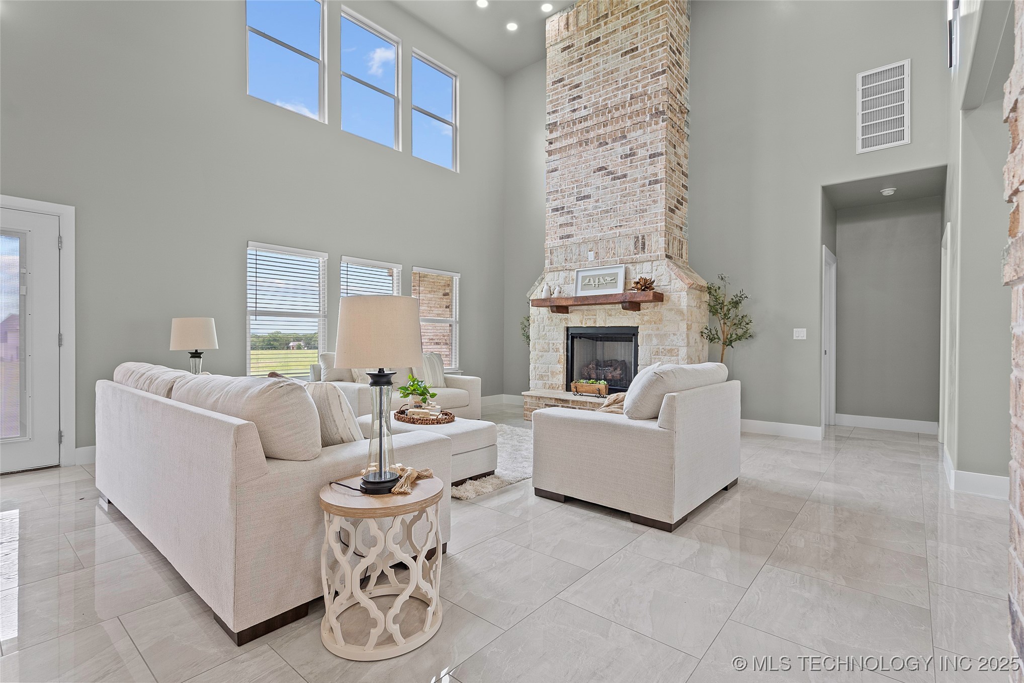 684 Chateau Bend