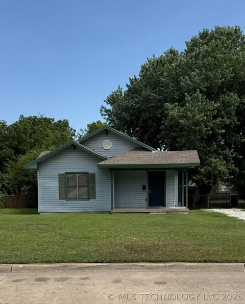 Photo of 512 W 21st Street, Ada, OK 74820 (MLS # 2624741)