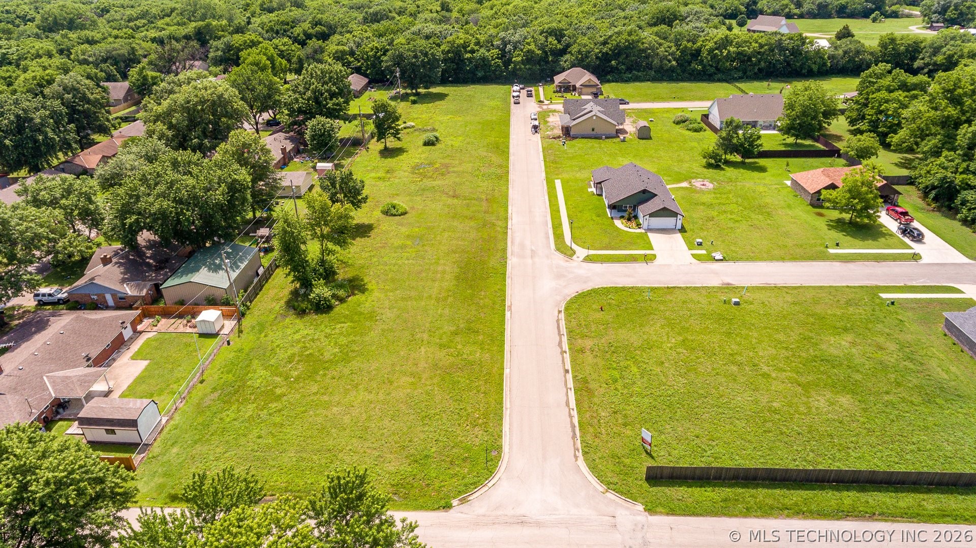 Photo 1 of 14 — 416 W 7th Street, Dewey, OK 74029