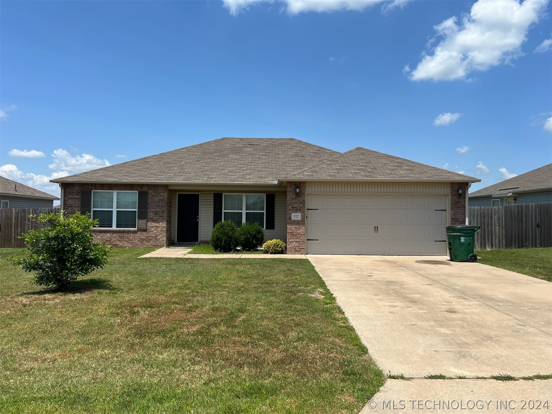 View Broken Arrow, OK 74014 house