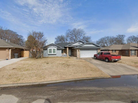 Photo of 1909 8th AVE NW, Ardmore, OK 73401 (MLS # 2637741)