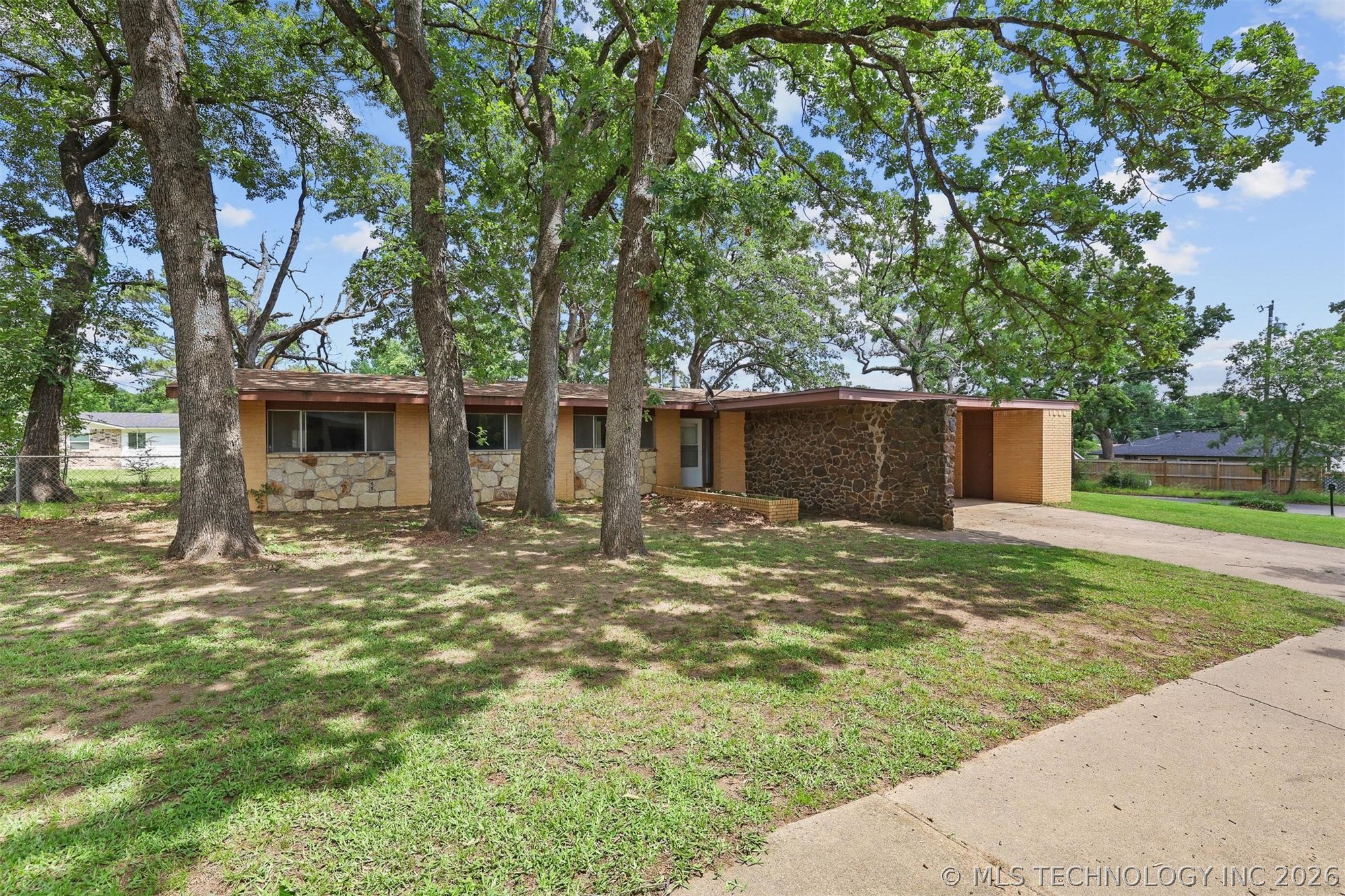 1010 Waco Street