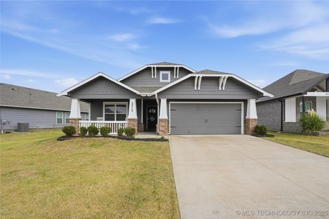 Photo of 2016 W Huntsville Place, Broken Arrow, OK 74011 (MLS # 2548927)