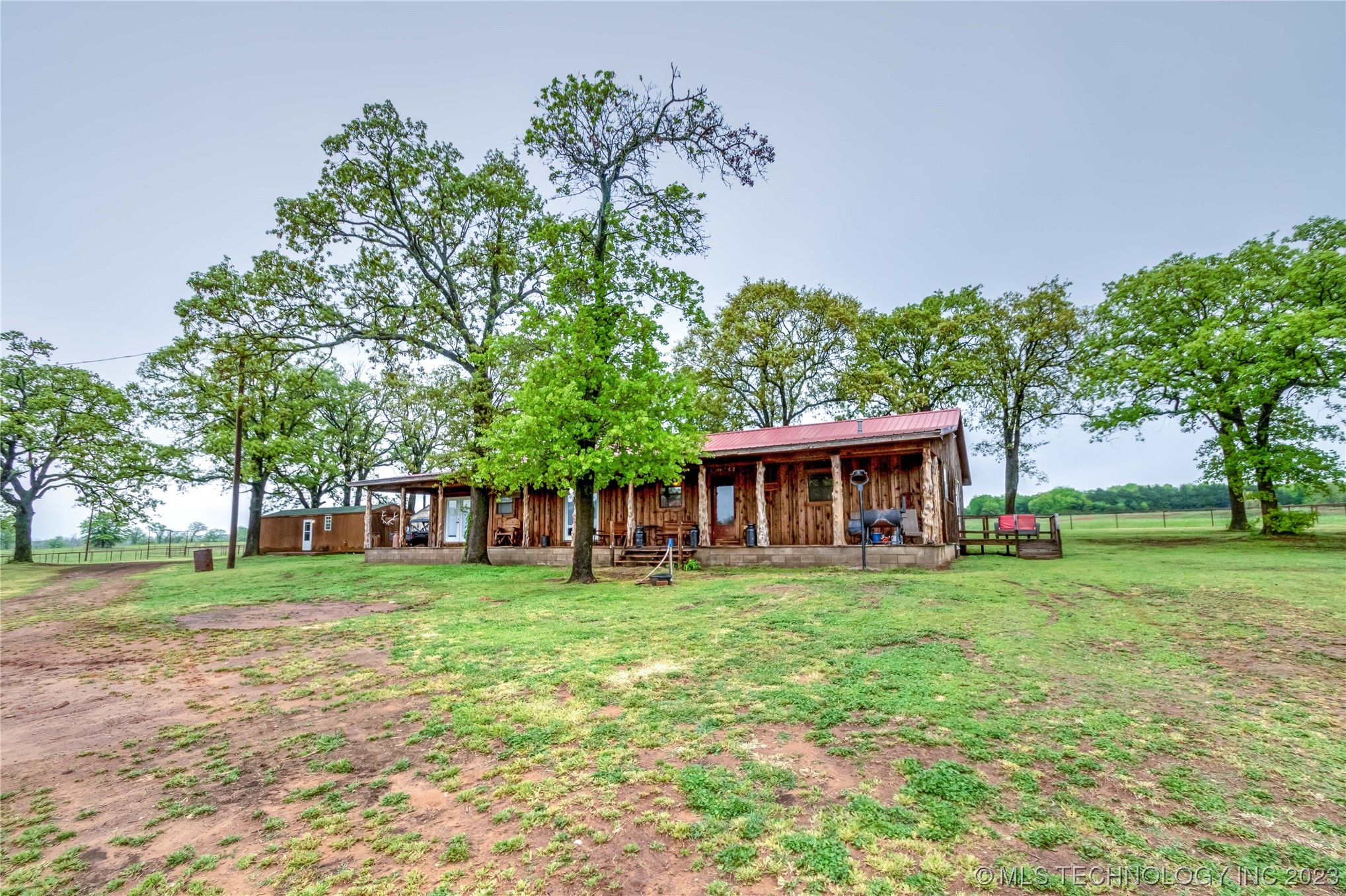 Photo 6 of 38 of 830659 S 3520 Road house
