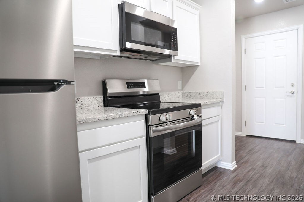 702 W 6th Street