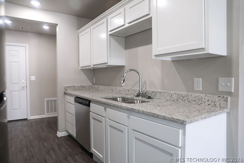 702 W 6th Street