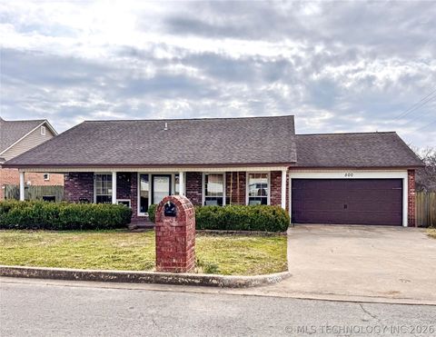 Photo of 500 Covington Place, Tahlequah, OK 74464 (MLS # 2605100)