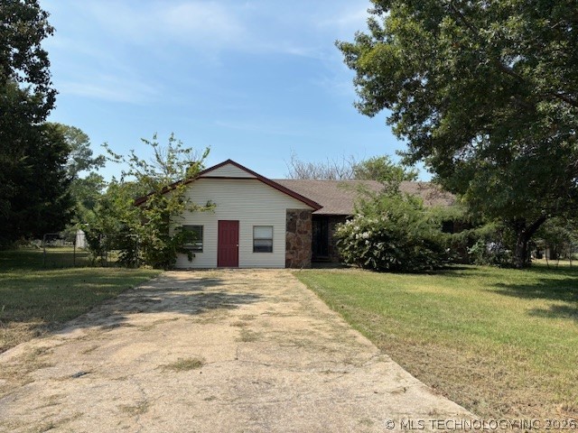 Photo 1 of 18 — 196 Elm Drive, Pryor, OK 74361