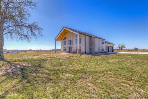 Photo of 13917 State Highway 82, Tahlequah, OK 74464 (MLS # 2618022)