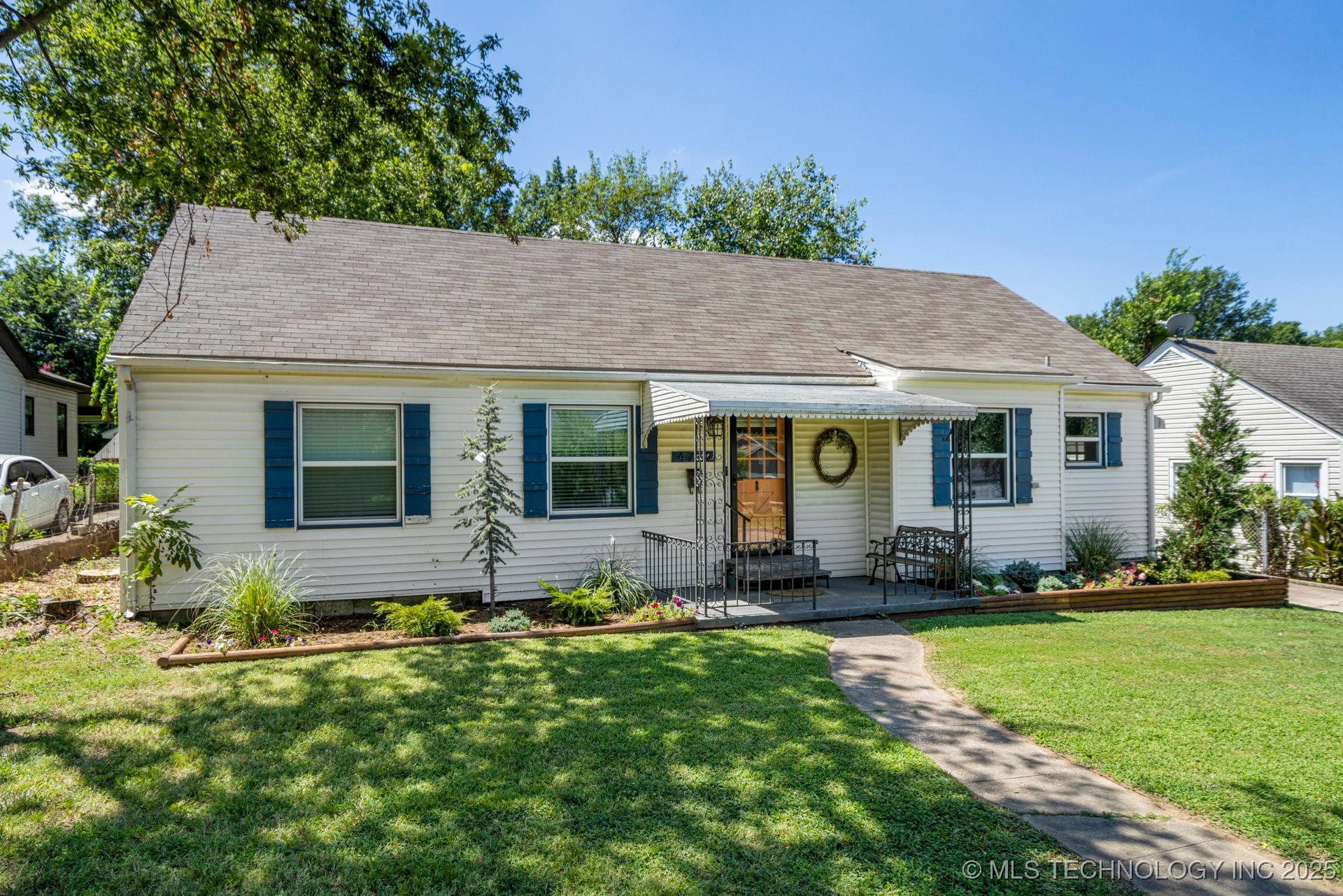 4716 E 5th Place