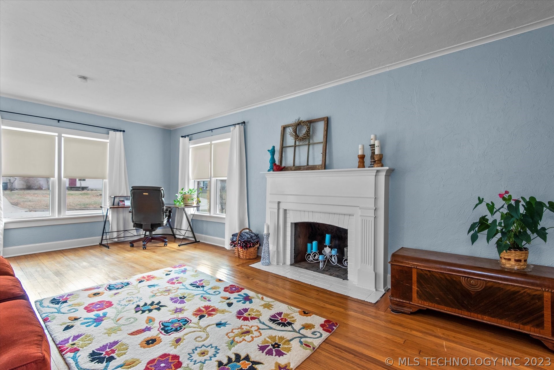 Photo 7 of 41 of 1701 S Osage Avenue house