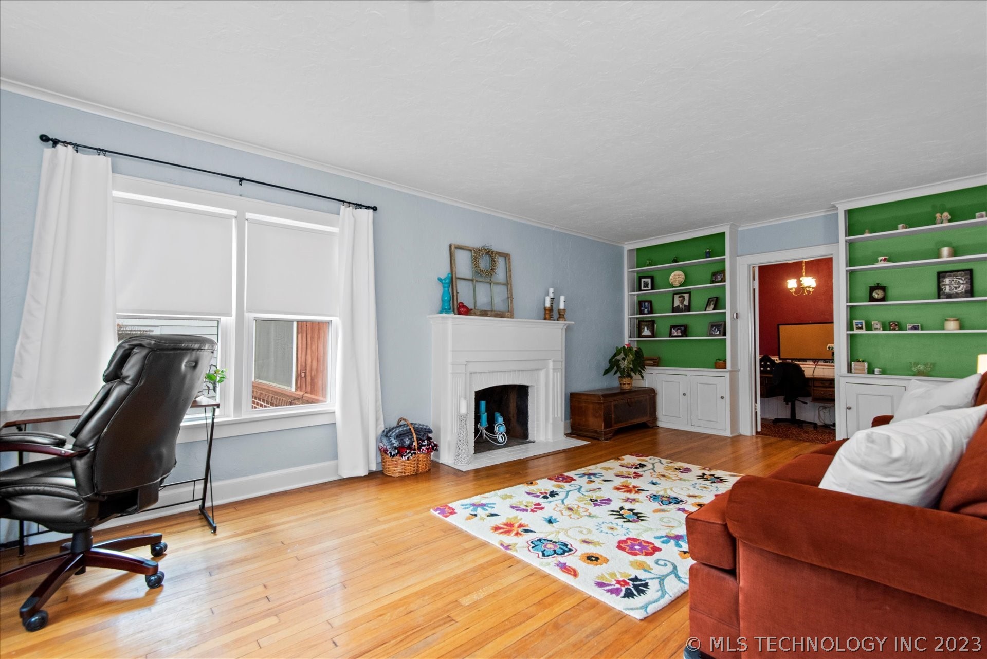 Photo 5 of 41 of 1701 S Osage Avenue house