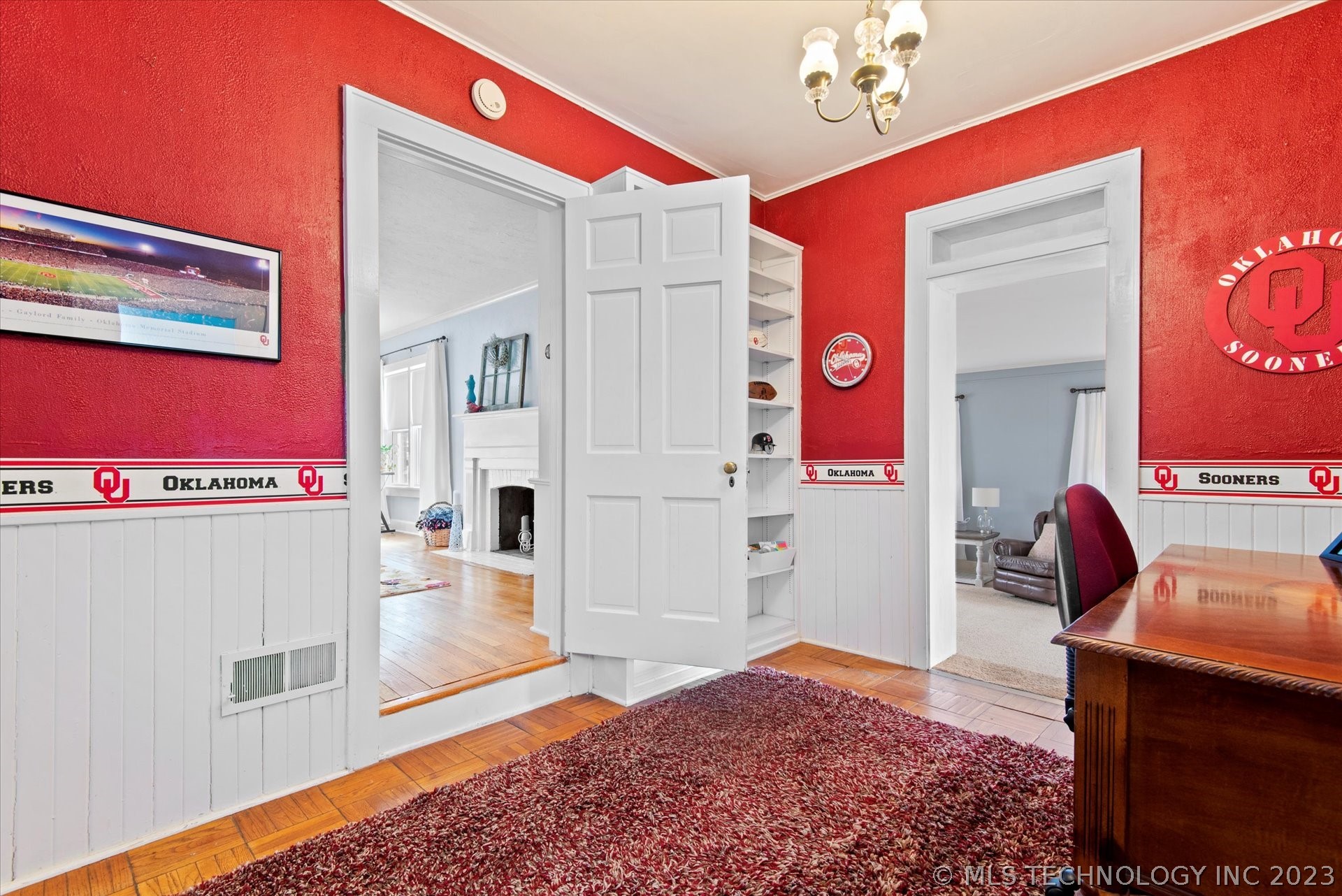 Photo 9 of 41 of 1701 S Osage Avenue house
