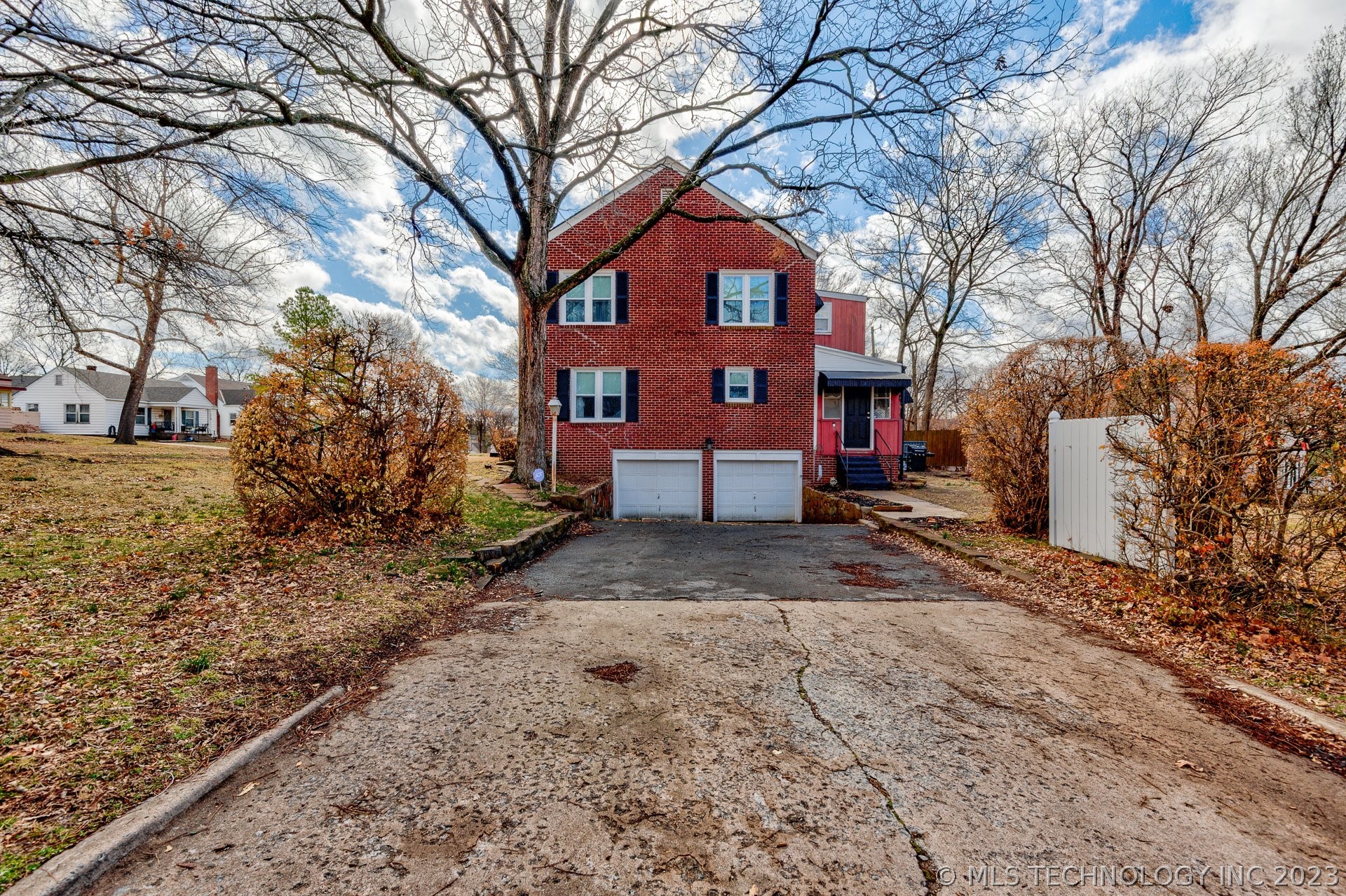 Photo 38 of 41 of 1701 S Osage Avenue house