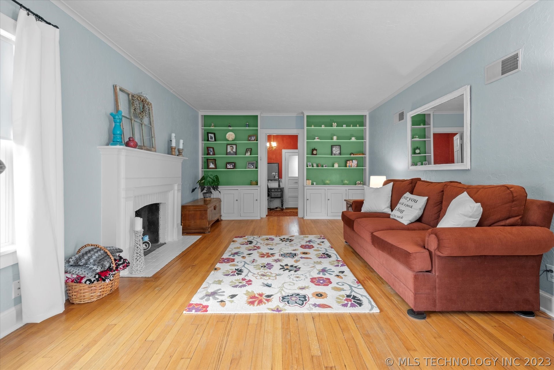Photo 4 of 41 of 1701 S Osage Avenue house