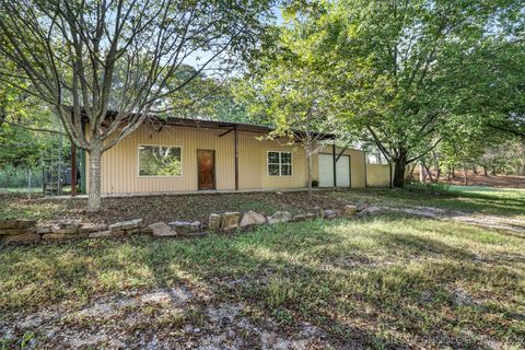 275 Newberry Creek Road Mead OK 73449