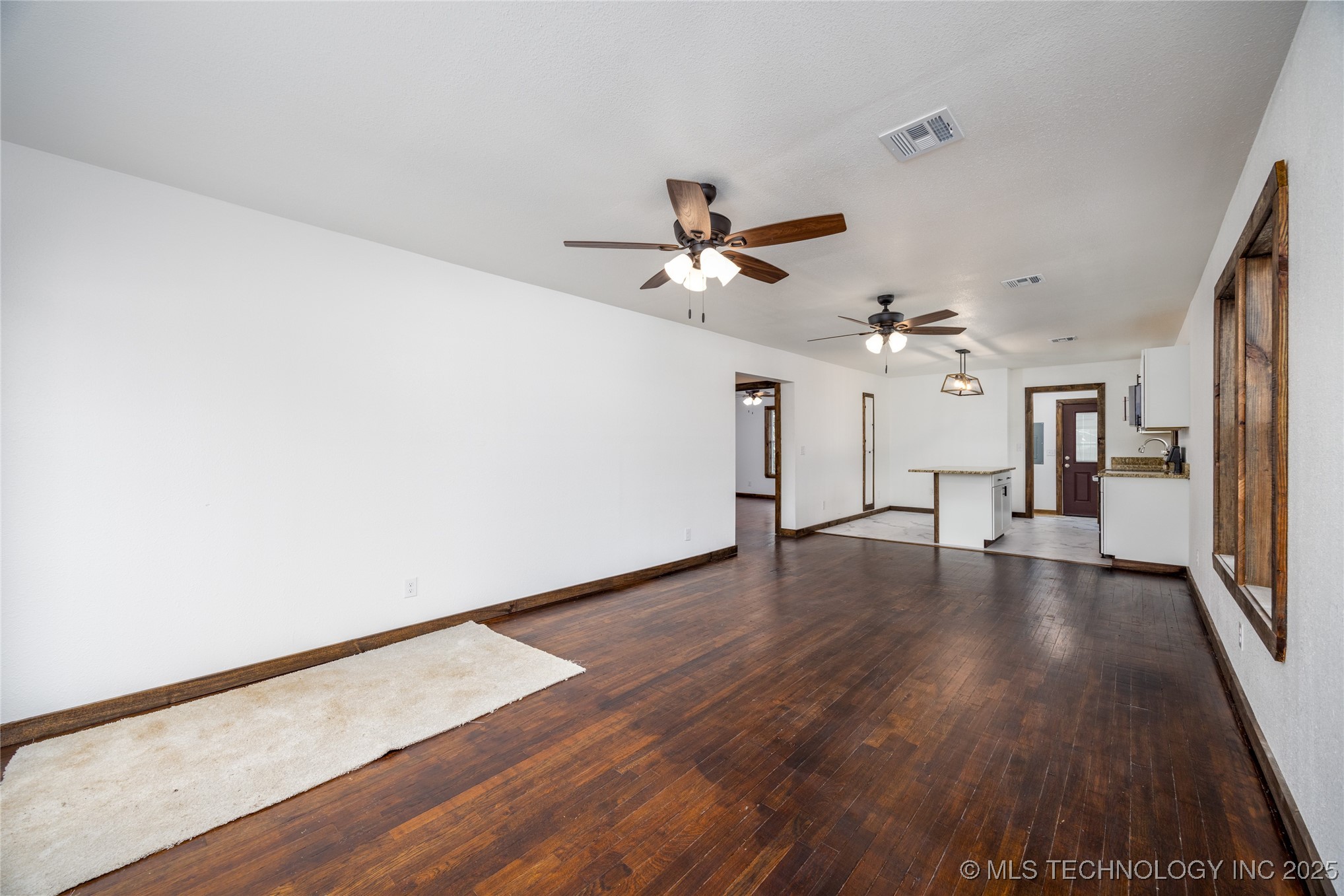 719 W Evergreen Street