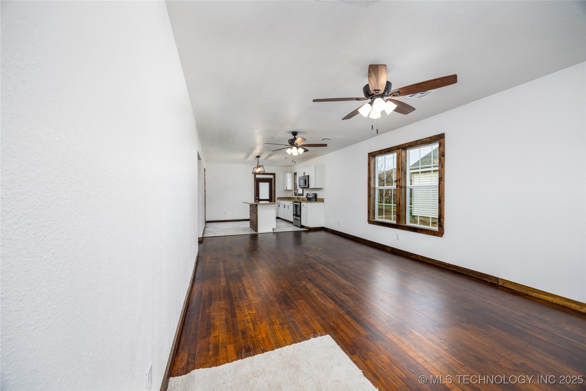 719 W Evergreen Street