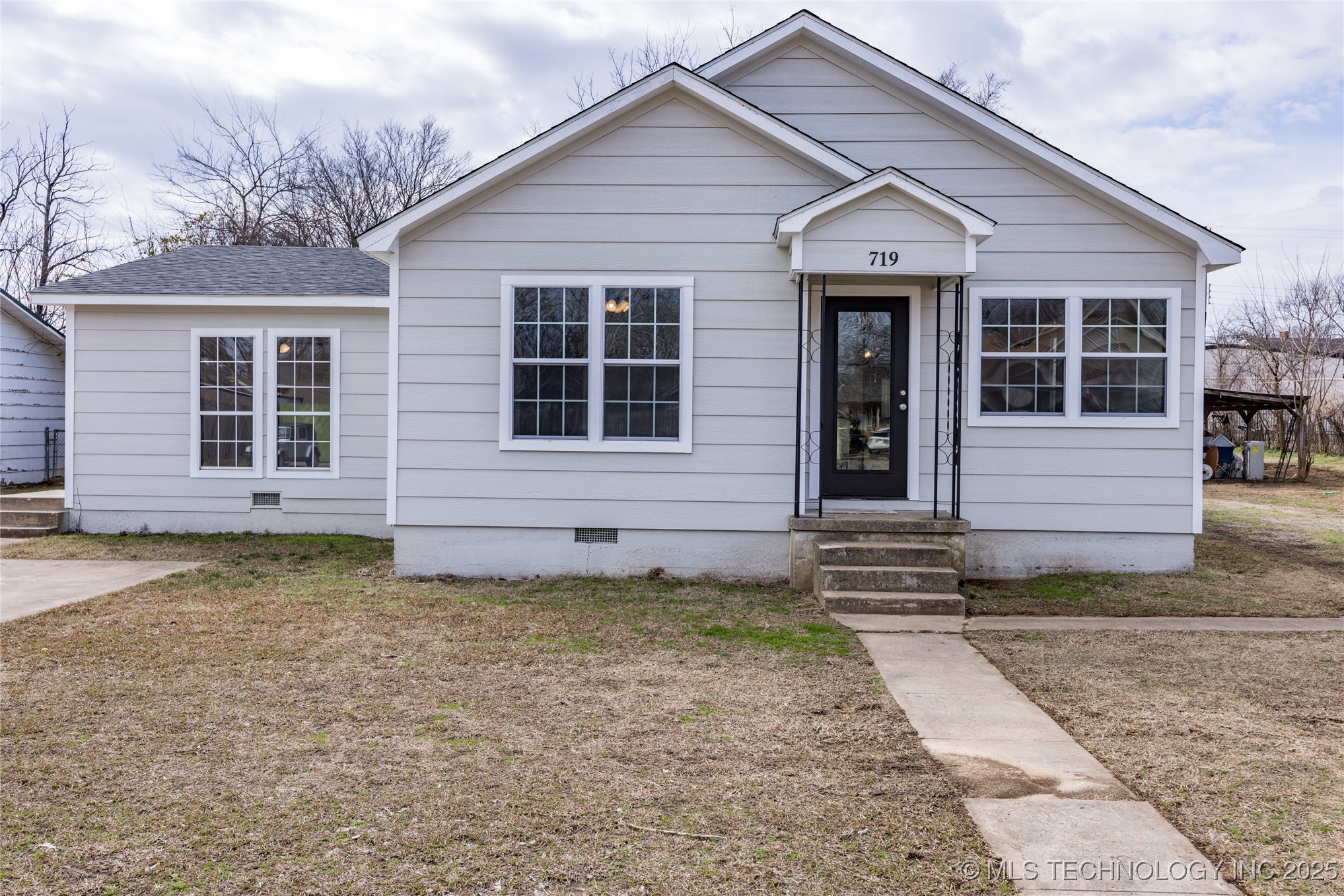719 W Evergreen Street