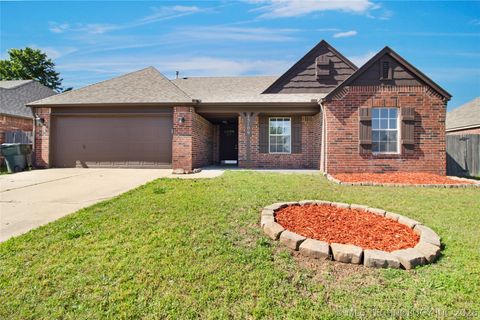 Photo of 15109 E 90th Place N, Owasso, OK 74055 (MLS # 2617352)