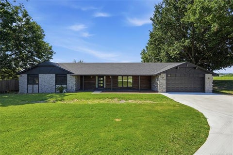 Photo of 1410 W 91st Street S, Jenks, OK 74132 (MLS # 2635473)