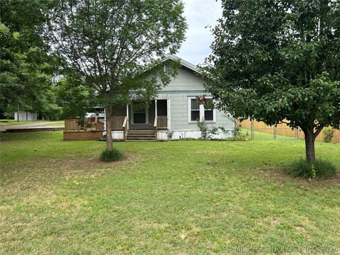 Single Family Residence in Durant OK 901 10th.jpg