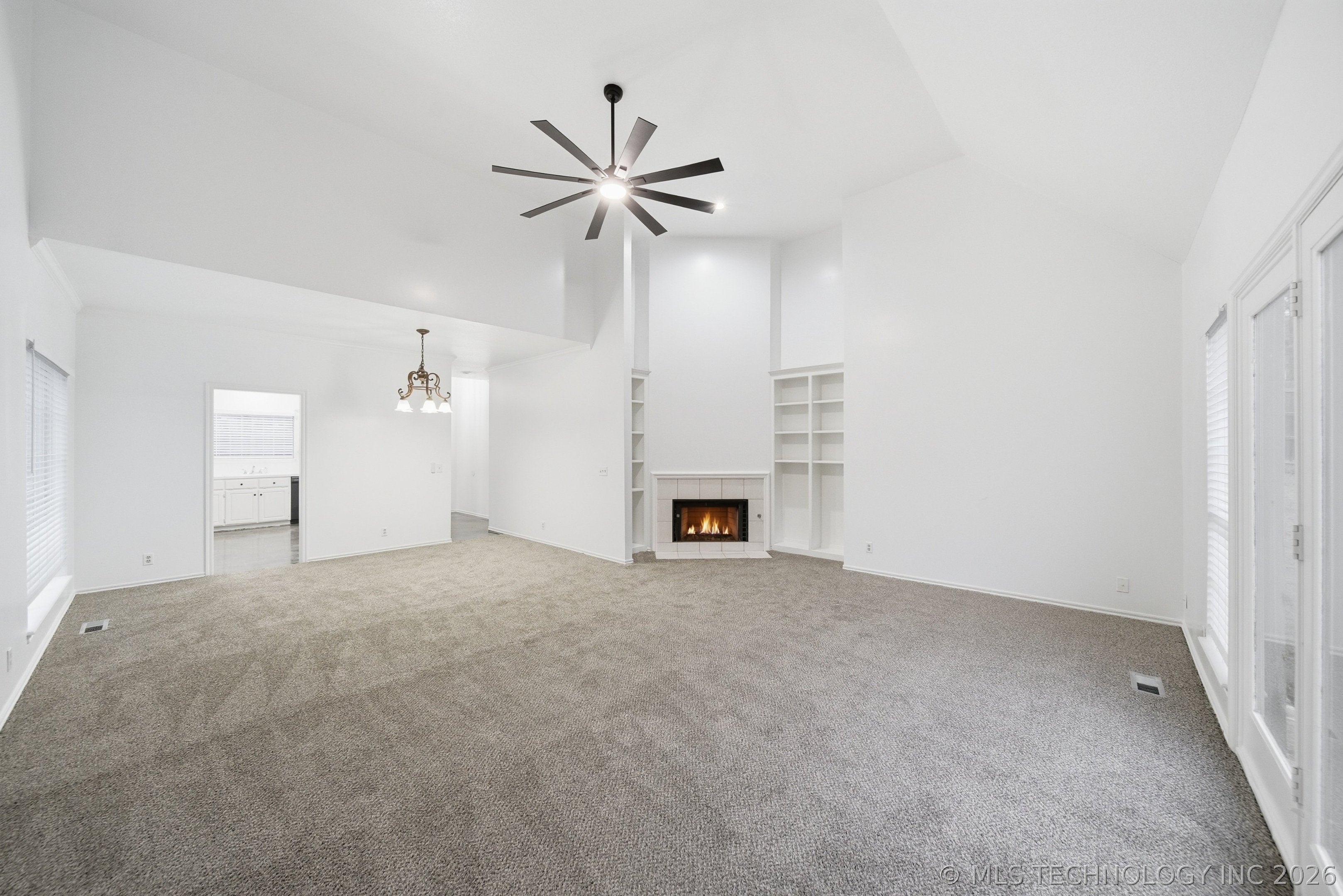 3026 E 89th Place