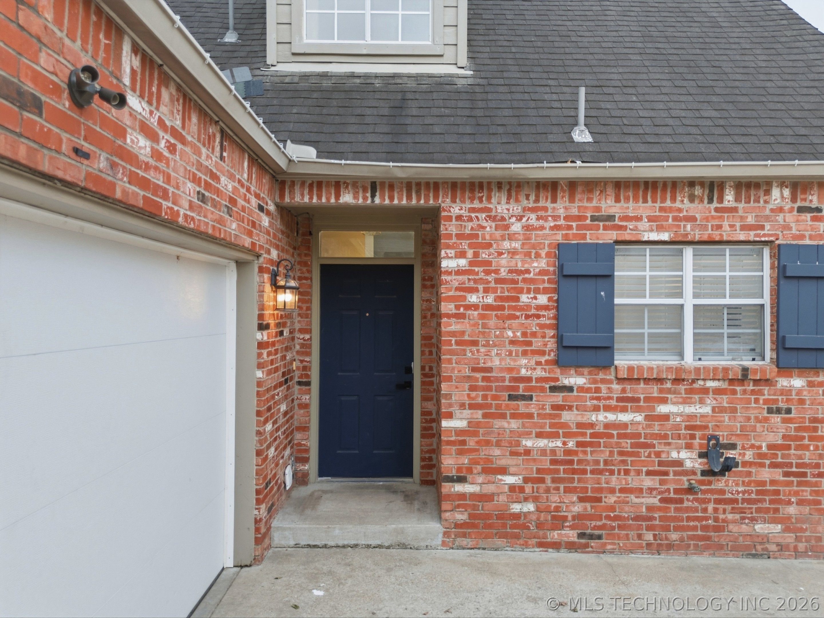 3026 E 89th Place