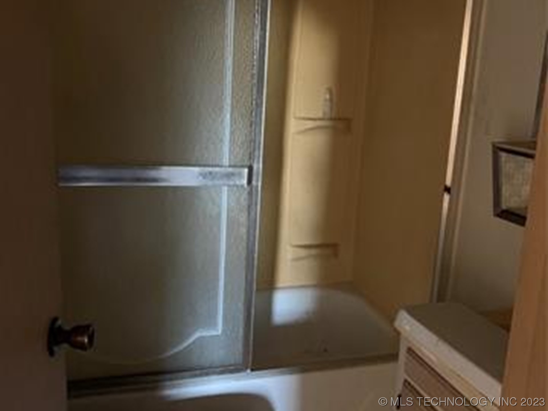 Photo 6 of 14 of 9745 N 180 Road house